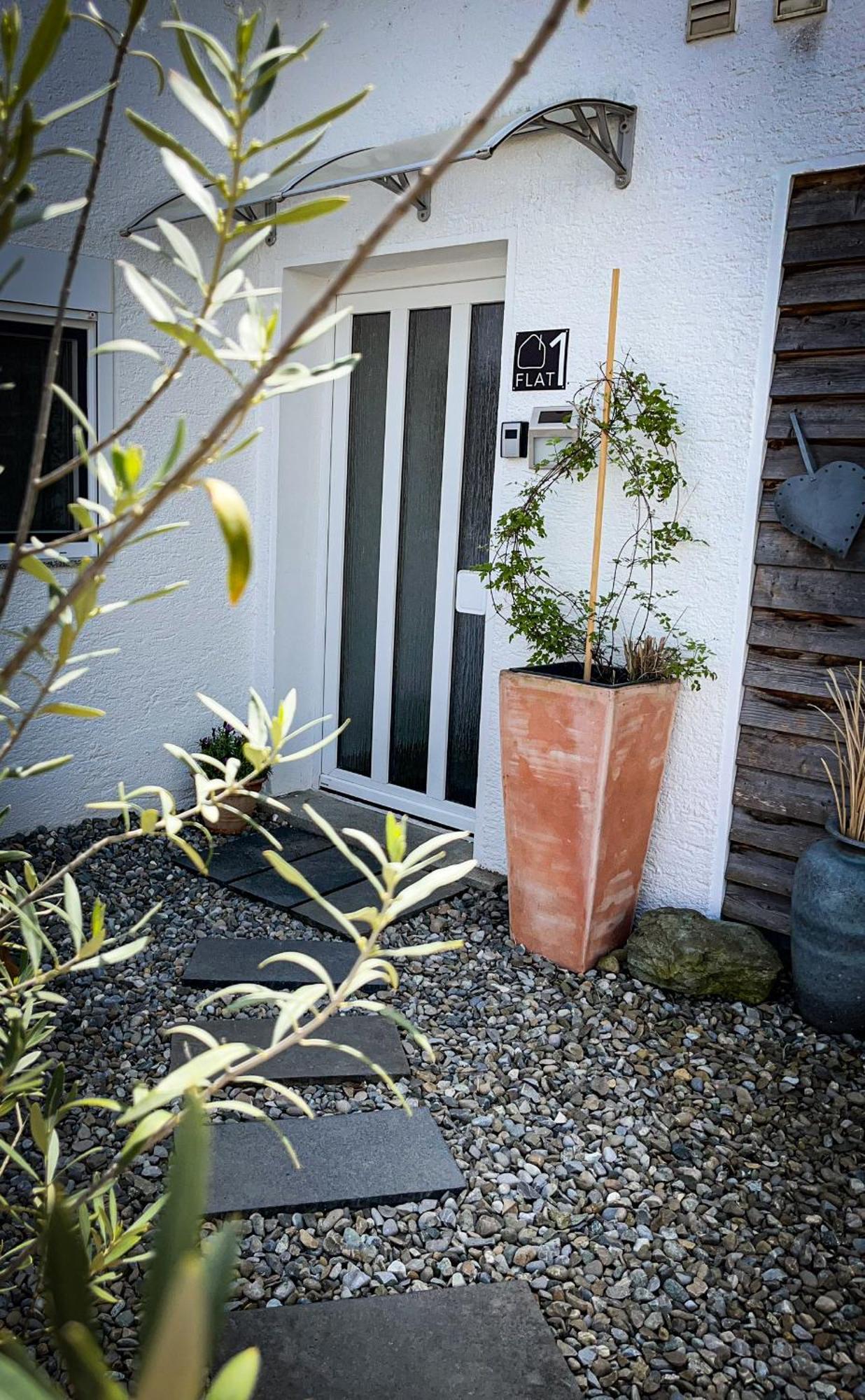 Hacienda Flats - Wunderschoene Ferienwohnungen Am Seewald フリードリヒスハーフェン エクステリア 写真