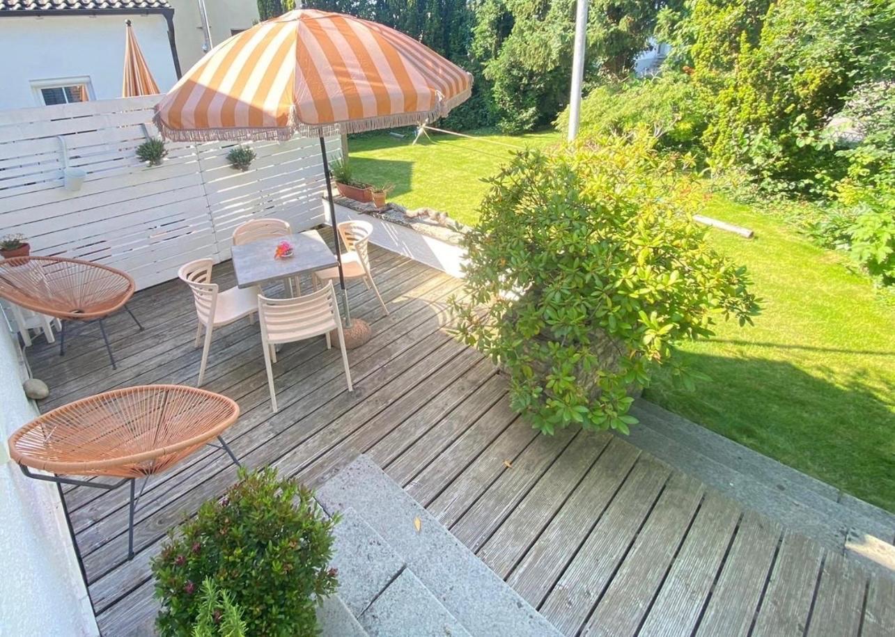 Hacienda Flats - Wunderschoene Ferienwohnungen Am Seewald フリードリヒスハーフェン 部屋 写真